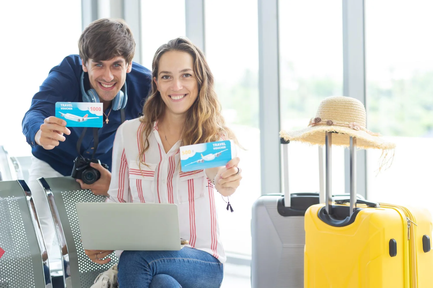 Pareja con pasaportes
